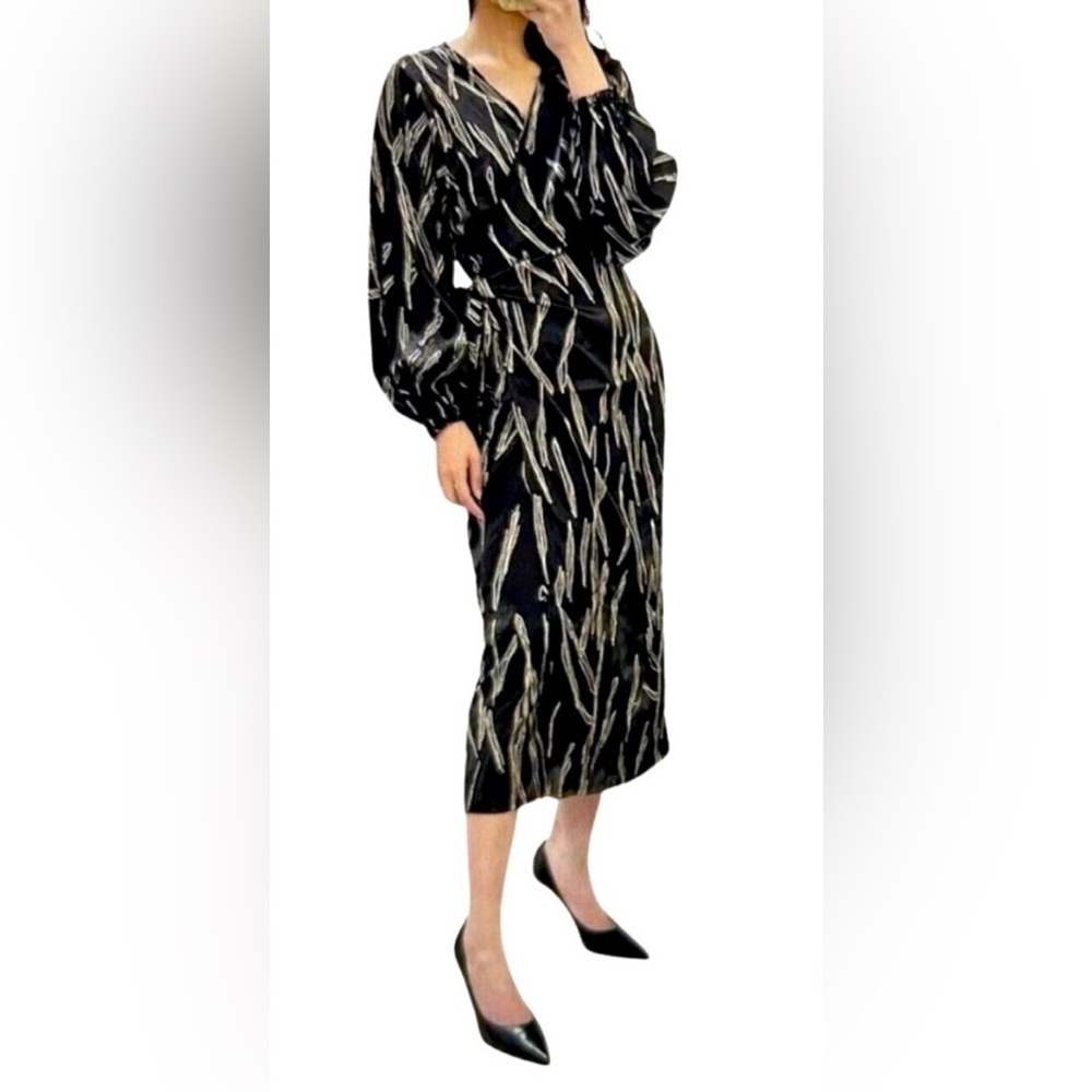 DIARRABLU Satu Scribble Printed V Neck Wrap Dress 3X